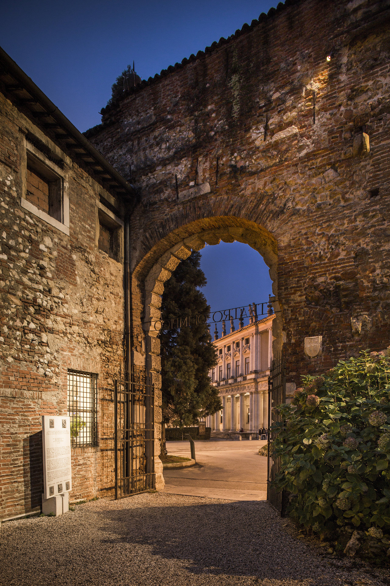 Giardino illuminato del Teatro Olimpico